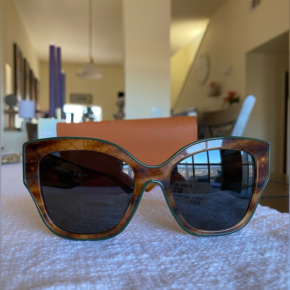 Tory Burch Brown Tortoiseshell Sunglasses with Green Accent